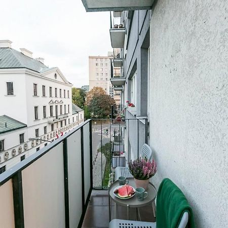Piekne, Przestronne Mieszkanie Przy Placu Teatralnym. Варшава Экстерьер фото