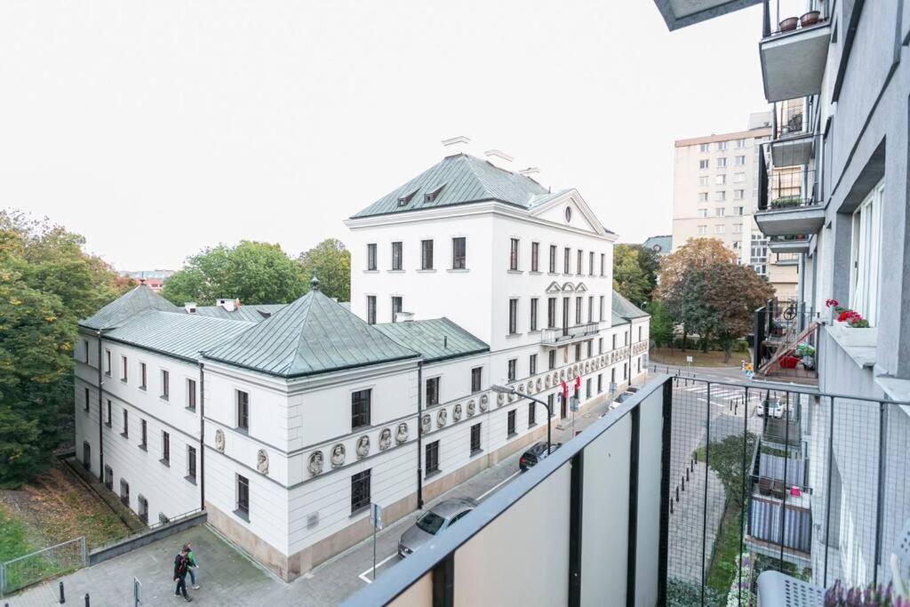 Piekne, Przestronne Mieszkanie Przy Placu Teatralnym. Варшава Экстерьер фото